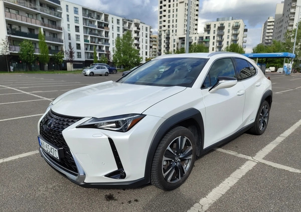 Lexus UX cena 129000 przebieg: 41000, rok produkcji 2020 z Warszawa małe 254